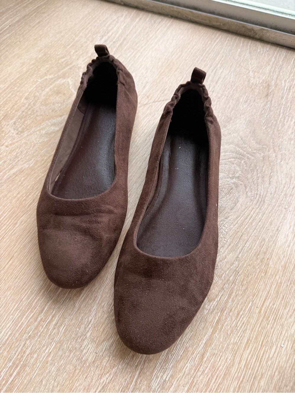 GAP Women's Brown Suede Ballet Flats